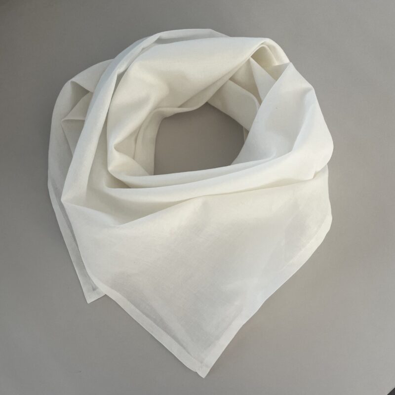 Foulard de coton blanc